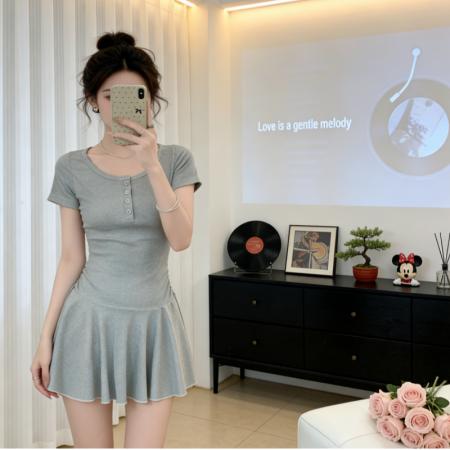 BY18472# 两件套灰色修身短袖连衣裙+短裤女收腰抽褶A字裙短裙 服裝批發女裝批發服飾貨源