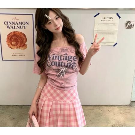 BY18517# 甜辣妹格子一字领斜肩字母春夏新ins潮韩日可爱减龄T恤糖果系 服裝批發女裝批發服飾貨源