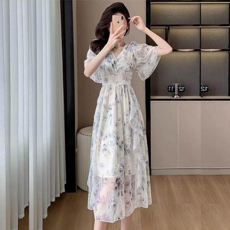BY18563# 温柔风碎花连衣裙子女装夏季新款茶歇法式高级感显瘦v领长裙 服裝批發女裝批發服飾貨源