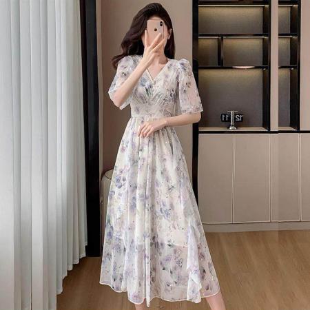 BY18563# 温柔风碎花连衣裙子女装夏季新款茶歇法式高级感显瘦v领长裙 服裝批發女裝批發服飾貨源