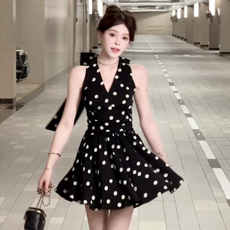 BY18571# 法式波点挂脖连衣裙女夏辣妹带胸垫收腰a字短裙绝美蝴蝶结仙女裙 服裝批發女裝批發服飾貨源