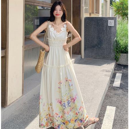 BY18573# 甜美立体花朵吊带连衣裙女夏新款法式温柔风海边度假绝美长裙 服裝批發女裝批發服飾貨源