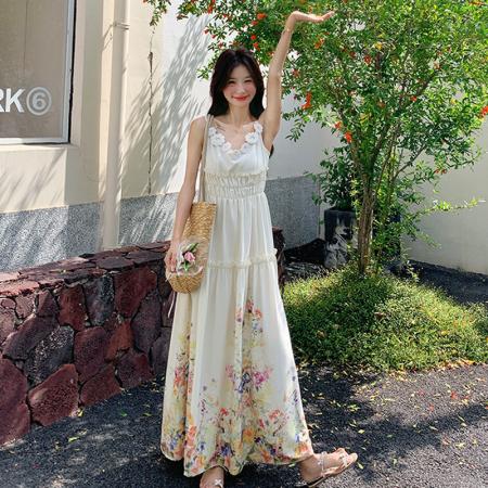 BY18573# 甜美立体花朵吊带连衣裙女夏新款法式温柔风海边度假绝美长裙 服裝批發女裝批發服飾貨源