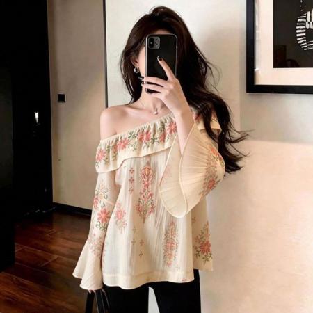 BY18579# 一字领荷叶边温柔印花上衣春季女装新款喇叭袖宽松气质衬衫 服裝批發女裝批發服飾貨源
