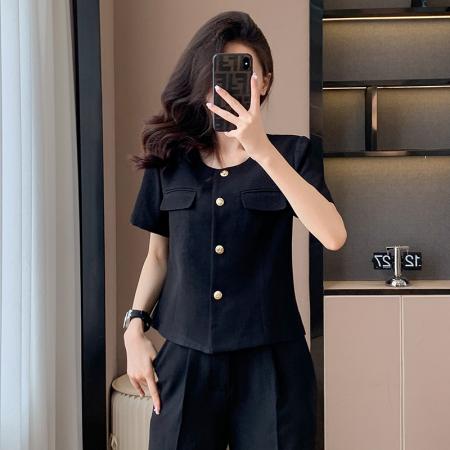 BY18619# 米色短袖西装套装女夏季新款无领设计感短款西服喇叭裤两件套 服裝批發女裝批發服飾貨源