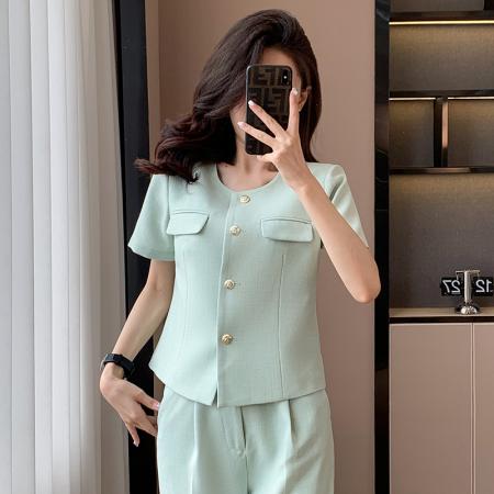 BY18619# 米色短袖西装套装女夏季新款无领设计感短款西服喇叭裤两件套 服裝批發女裝批發服飾貨源