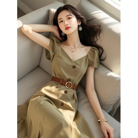 BY18631# 卡其色v领连衣裙女新款夏厅里厅气设计师原创收腰通勤高级感长裙 服裝批發女裝批發服飾貨源