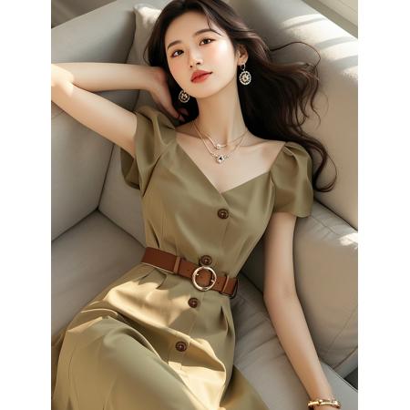 BY18631# 卡其色v领连衣裙女新款夏厅里厅气设计师原创收腰通勤高级感长裙 服裝批發女裝批發服飾貨源