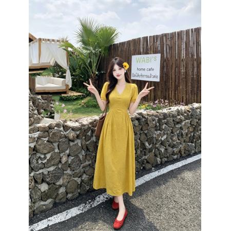 BY18636# 大码夏季阳光女孩V领刺绣镂空花花海边度假气质高腰连衣裙女 服裝批發女裝批發服飾貨源