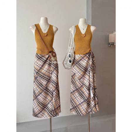 BY18662# 夏季气质钩花花朵针织背心吊带+格纹系带半身裙两件套装女 服裝批發女裝批發服飾貨源