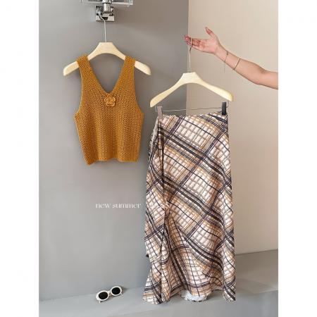 BY18662# 夏季气质钩花花朵针织背心吊带+格纹系带半身裙两件套装女 服裝批發女裝批發服飾貨源