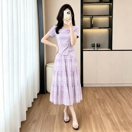 BY18673# 时尚套装女遮肉显瘦气质百搭设计感T恤加碎花半身裙两件套 服裝批發女裝批發服飾貨源