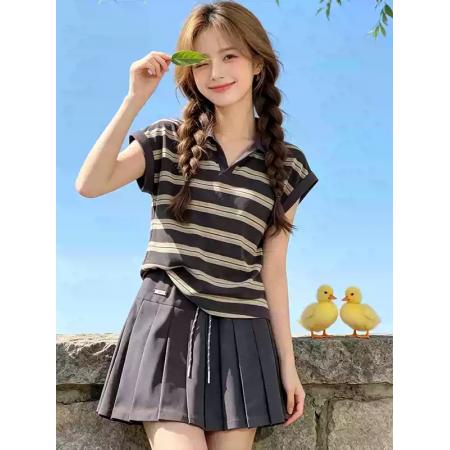 BY18715# 条纹polo领短袖T恤女夏季新款学院风休闲百褶短裙减龄两件套 服裝批發女裝批發服飾貨源