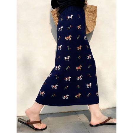 BY18779# 高级感独特漂亮卡通小马半身裙女丝绒春季新款高腰直筒a字中长裙 服裝批發女裝批發服飾貨源