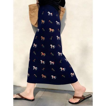 BY18779# 高级感独特漂亮卡通小马半身裙女丝绒春季新款高腰直筒a字中长裙 服裝批發女裝批發服飾貨源