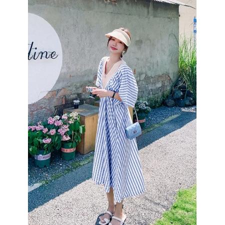 BY18837# 夏季时尚条纹V领连衣裙胖MM特大码300斤宽松遮肚显瘦短袖过膝长裙 服裝批發女裝批發服飾貨源