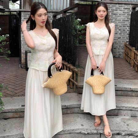 BY18914# 刺绣无袖连衣裙两件套女夏季收腰显瘦气质长款温柔风仙女裙度假裙 服裝批發女裝批發服飾貨源