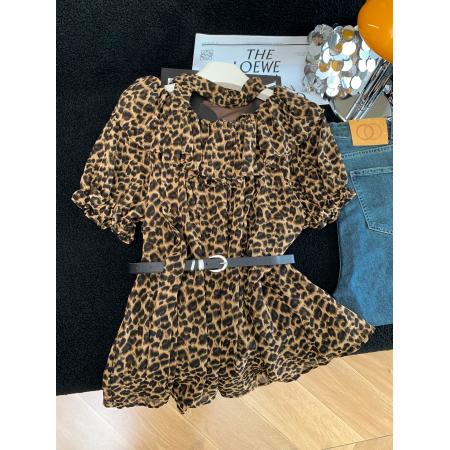 BY18918# 夏季新款设计感宽松豹纹荷叶边飘带一字肩短袖衬衫送皮带 服裝批發女裝批發服飾貨源