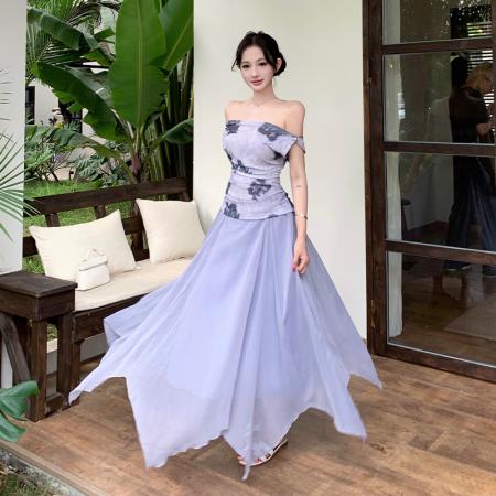 BY18937# 法式时尚一字领斜肩上衣印花T恤不规则大摆裙长裙套装女 服裝批發女裝批發服飾貨源