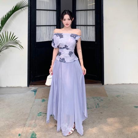 BY18937# 法式时尚一字领斜肩上衣印花T恤不规则大摆裙长裙套装女 服裝批發女裝批發服飾貨源