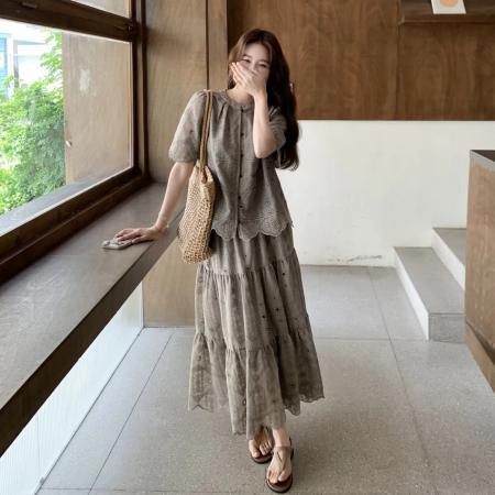 BY18991# 绝美杏色温柔风刺绣镂空套装时尚高级外穿两件套遮肉显瘦 服裝批發女裝批發服飾貨源