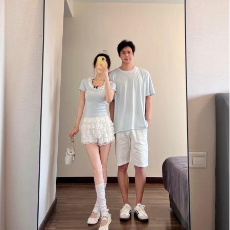 BY19028# 情侣装夏季芭蕾风蕾丝拼接baby蓝正肩短袖T恤女 服裝批發女裝批發服飾貨源