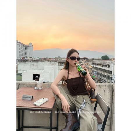 BY19103# 糖炒板栗韩女潮酷感夏季新款女设计感排扣扭结挂脖吊 服裝批發女裝批發服飾貨源