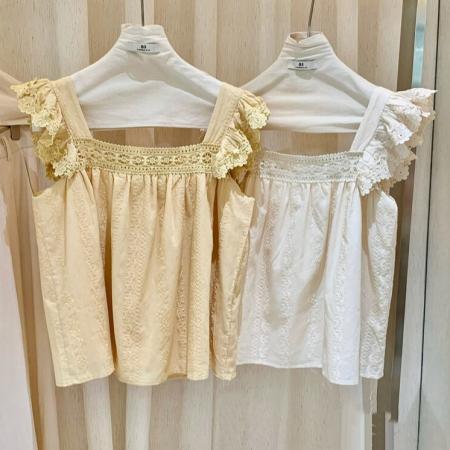 BY19179# 女装夏韩系甜美氛围感方领小飞袖蕾丝花边小衫宽松上衣 服裝批發女裝批發服飾貨源