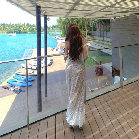 BY19210# 名媛性感蕾丝深V领挂脖连衣裙立体花朵显瘦荷叶边开叉长裙 服裝批發女裝批發服飾貨源