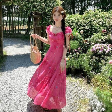 BY19211# 玫红色扎染刺绣长款方领泡泡袖收腰吊带连衣裙女夏法式裙子 服裝批發女裝批發服飾貨源