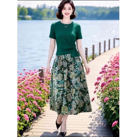 BY19284# 轻熟优雅不规则圆领针织短袖T恤+碎花A字裙两件套 服裝批發女裝批發服飾貨源