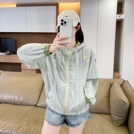 BY19311# 轻薄棉格纹手账印花连帽防晒衣女春防风薄款宽松百搭上衣 服裝批發女裝批發服飾貨源