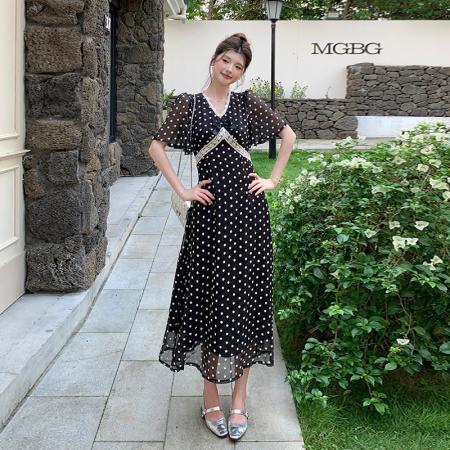 BY19390# 品质法式初恋复古赫本风计感小众仙女波点连衣裙子 服裝批發女裝批發服飾貨源