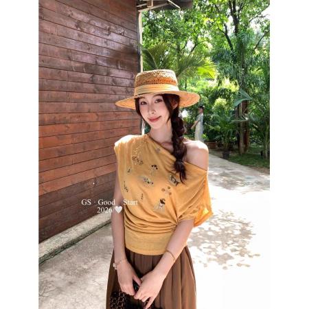 BY19573# 春夏新款松弛气质美眉休闲刺绣露肩小衫 服裝批發女裝批發服飾貨源