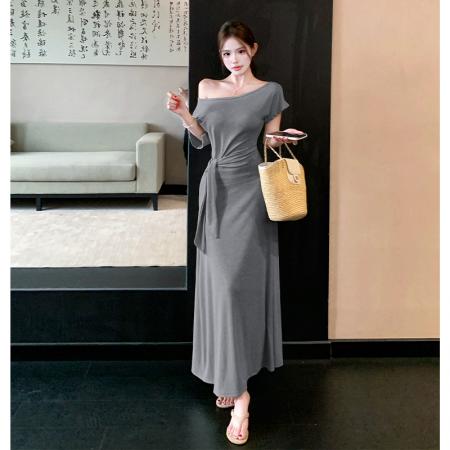 BY19604# 慵懒风设计感斜肩系带气质绝美连衣裙女夏季新款收腰显瘦长裙 服裝批發女裝批發服飾貨源