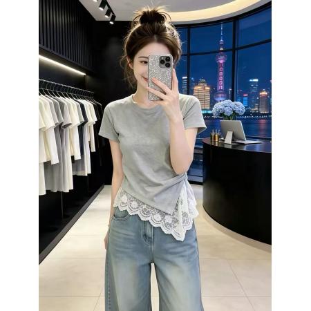 BY19622# 灰色蕾丝拼接下摆修身短袖T恤女新款夏季独特漂亮氛围感上衣 服裝批發女裝批發服飾貨源