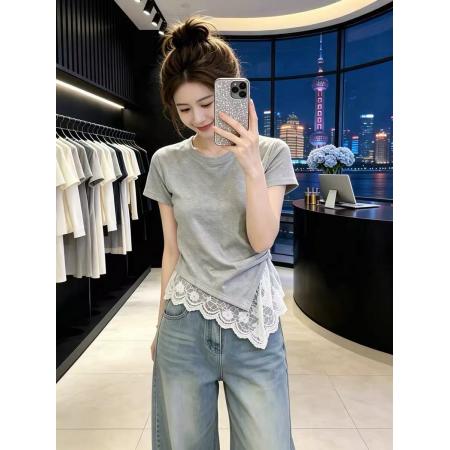 BY19622# 灰色蕾丝拼接下摆修身短袖T恤女新款夏季独特漂亮氛围感上衣 服裝批發女裝批發服飾貨源