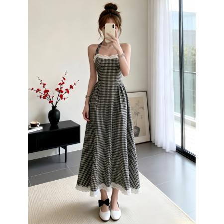 BY19630# 夏季新款时尚气质百搭显瘦格子挂脖连衣裙女收腰显瘦长裙潮 服裝批發女裝批發服飾貨源