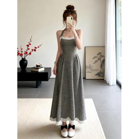 BY19630# 夏季新款时尚气质百搭显瘦格子挂脖连衣裙女收腰显瘦长裙潮 服裝批發女裝批發服飾貨源