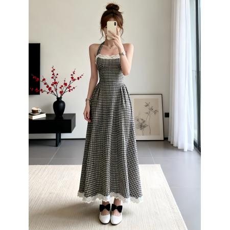 BY19630# 夏季新款时尚气质百搭显瘦格子挂脖连衣裙女收腰显瘦长裙潮 服裝批發女裝批發服飾貨源