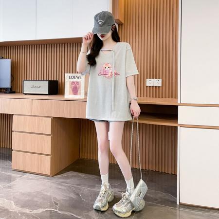 BY19668# 原版质量特大码300斤设计感简约小众V领短袖印花t恤女 服裝批發女裝批發服飾貨源