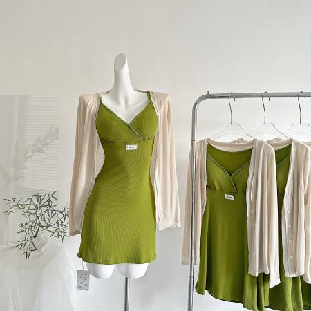 白水女miu系美女套组V领吊带背心蕾丝连衣裙女夏清冷风坑条上衣 服裝批發女裝批發服飾貨源