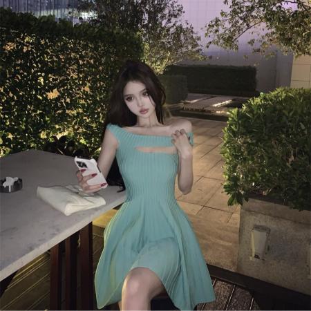 BY19928# 古早千金斜肩显白吊带两穿针织连衣裙 服裝批發女裝批發服飾貨源