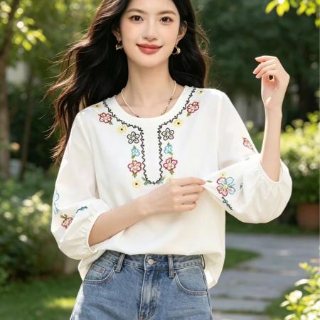 BY19933# 度假风彩色花卉刺绣七分袖T恤宽松灯笼袖文艺清新上衣 服裝批發女裝批發服飾貨源