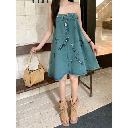 BY19965# 小众连衣裙超好看气质高级感穿搭小个子牛仔吊带裙夏季 服裝批發女裝批發服飾貨源