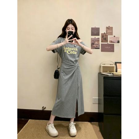 大码女装夏季新款韩版短袖设计感斜肩字母印花扭结褶皱连衣裙 服裝批發女裝批發服飾貨源
