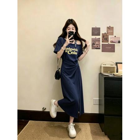 大码女装夏季新款韩版短袖设计感斜肩字母印花扭结褶皱连衣裙 服裝批發女裝批發服飾貨源
