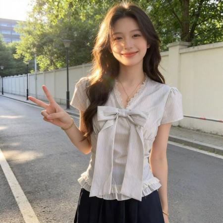法式蝴蝶结系带蕾丝花边v领短袖条纹衬衫女夏季别致绝美短款上衣 服裝批發女裝批發服飾貨源