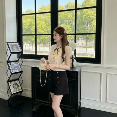 新款女装淡人系韩版设计感小众上衣时尚高级短裤 服裝批發女裝批發服飾貨源