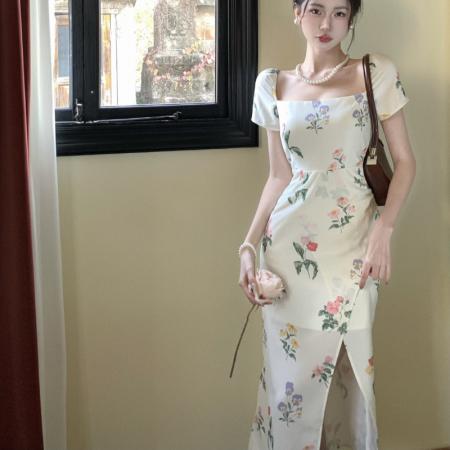 法式复古方领花朵连衣裙女性感开叉气质收腰显瘦包臀长裙 服裝批發女裝批發服飾貨源